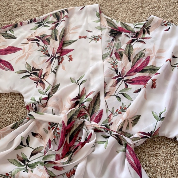 Worthington Floral Top - Picture 2 of 2